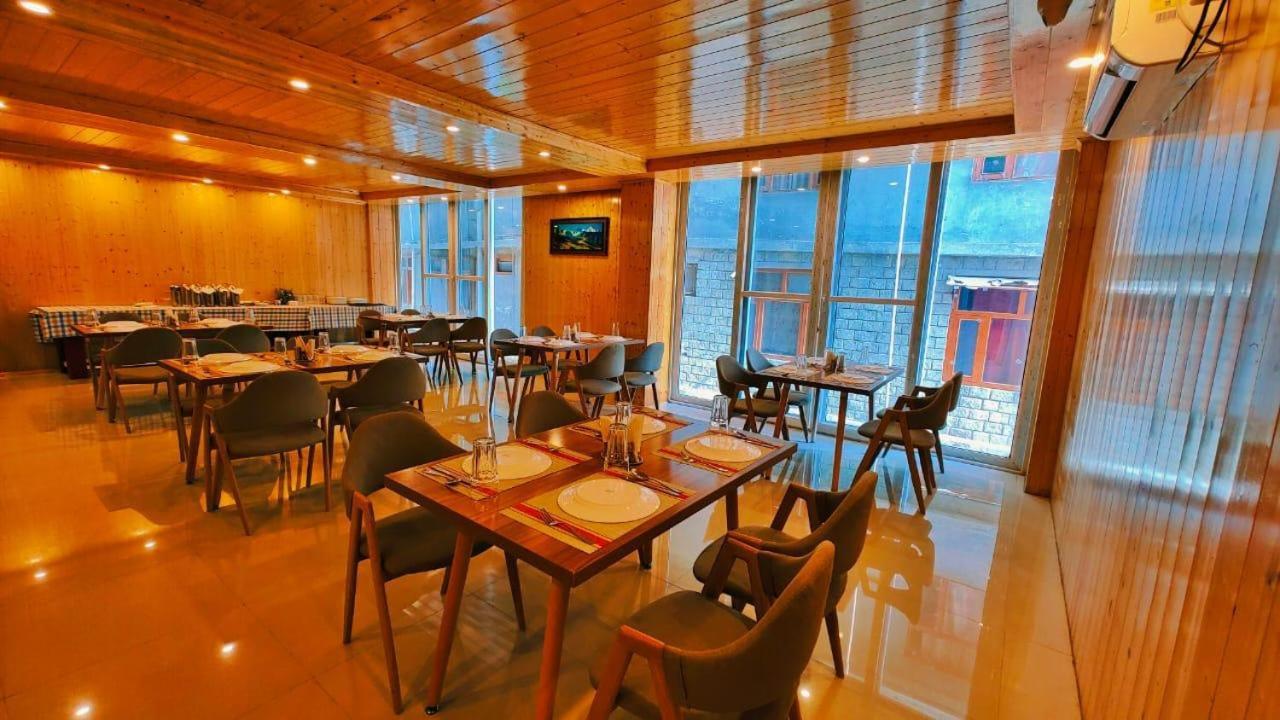 Tata Vista Resort Mall Road Manali - Centrally Heated & Air Cooled מראה חיצוני תמונה