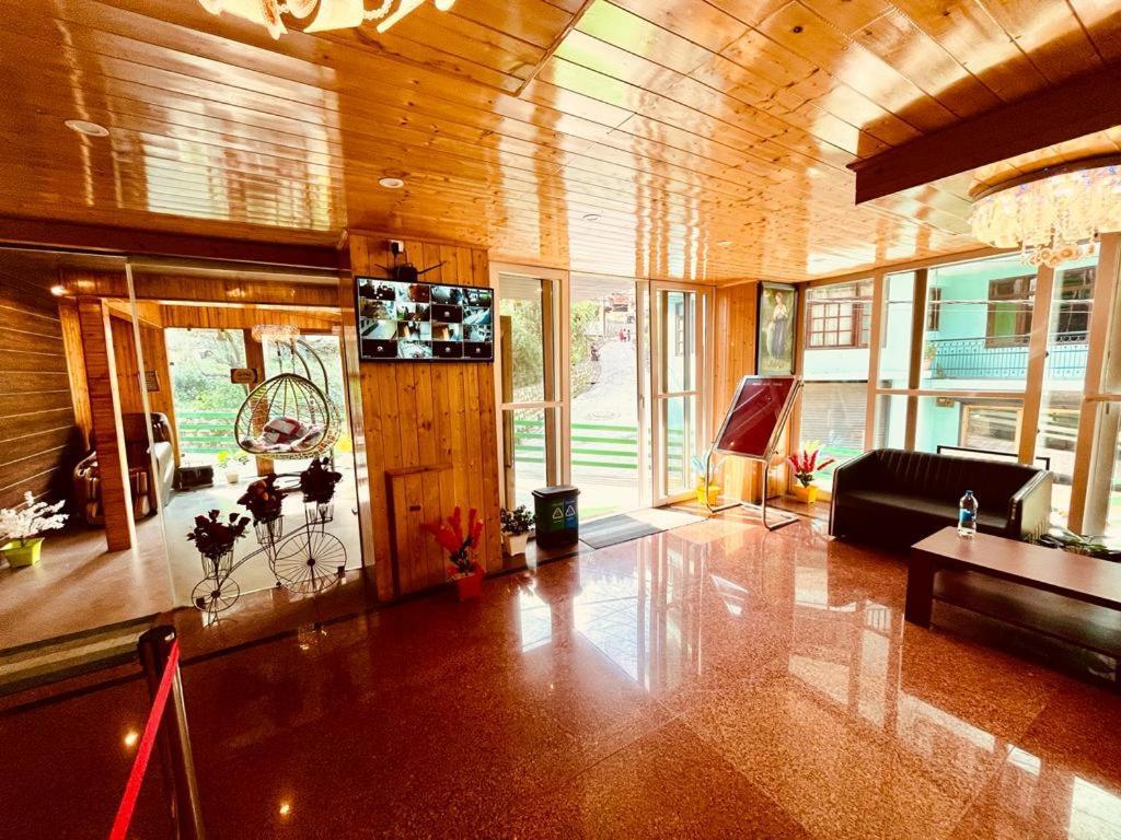 Tata Vista Resort Mall Road Manali - Centrally Heated & Air Cooled מראה חיצוני תמונה