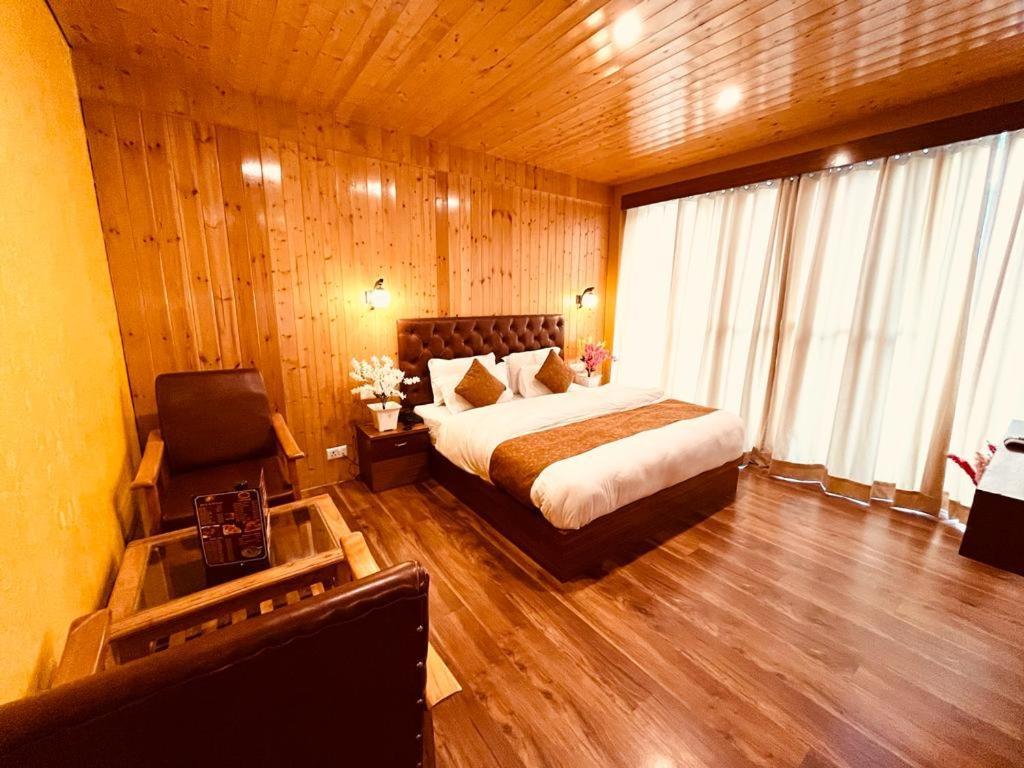 Tata Vista Resort Mall Road Manali - Centrally Heated & Air Cooled מראה חיצוני תמונה