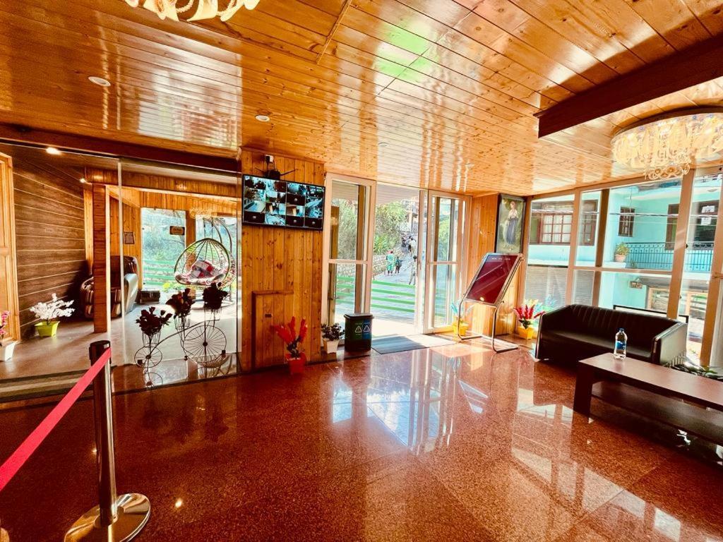 Tata Vista Resort Mall Road Manali - Centrally Heated & Air Cooled מראה חיצוני תמונה