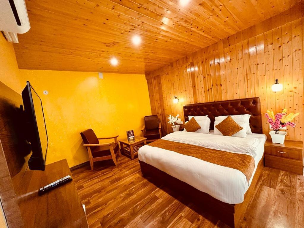 Tata Vista Resort Mall Road Manali - Centrally Heated & Air Cooled מראה חיצוני תמונה