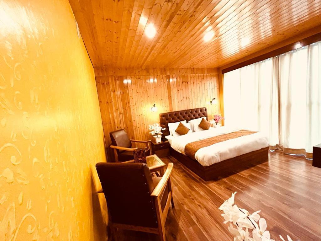 Tata Vista Resort Mall Road Manali - Centrally Heated & Air Cooled מראה חיצוני תמונה