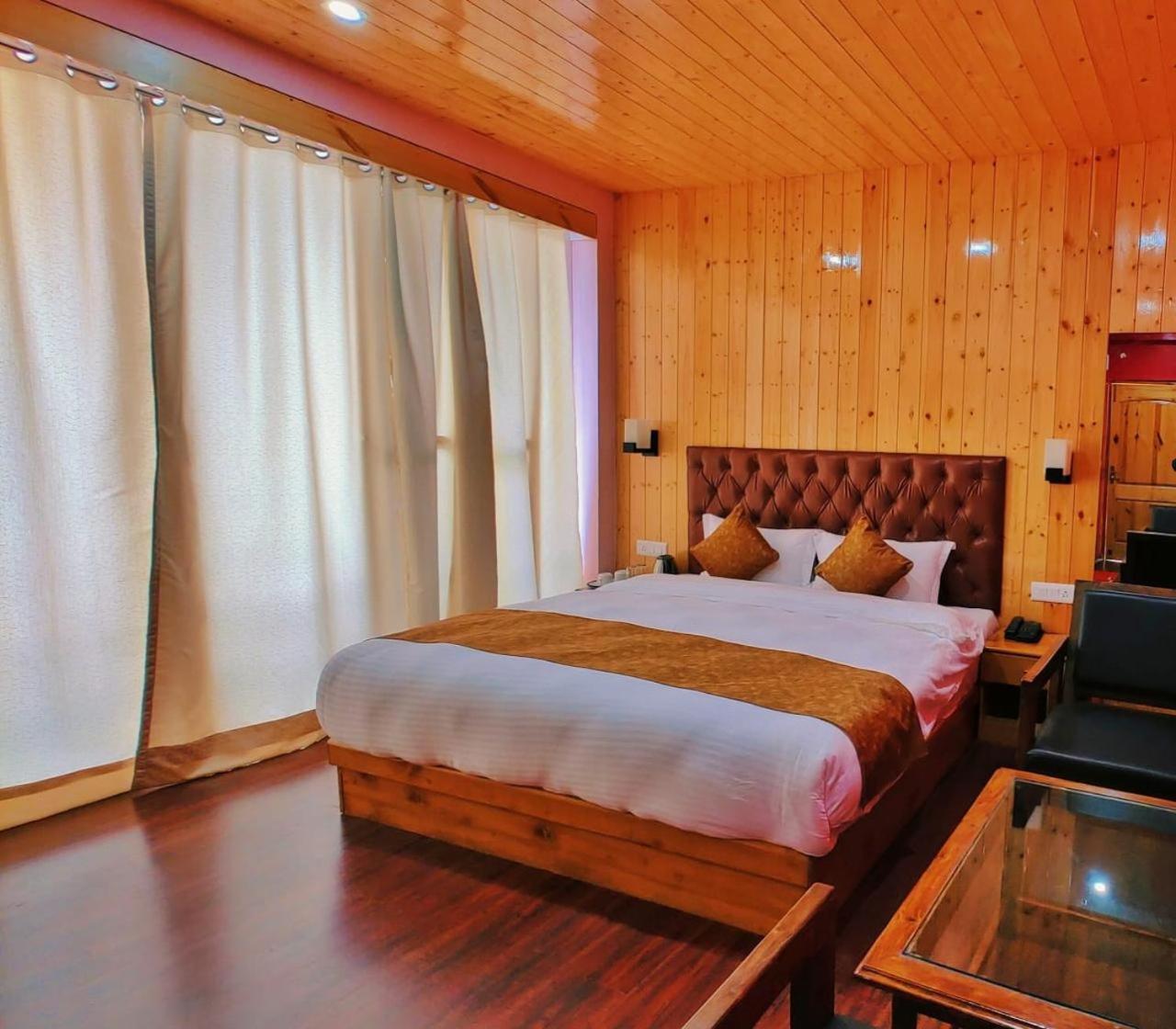 Tata Vista Resort Mall Road Manali - Centrally Heated & Air Cooled מראה חיצוני תמונה