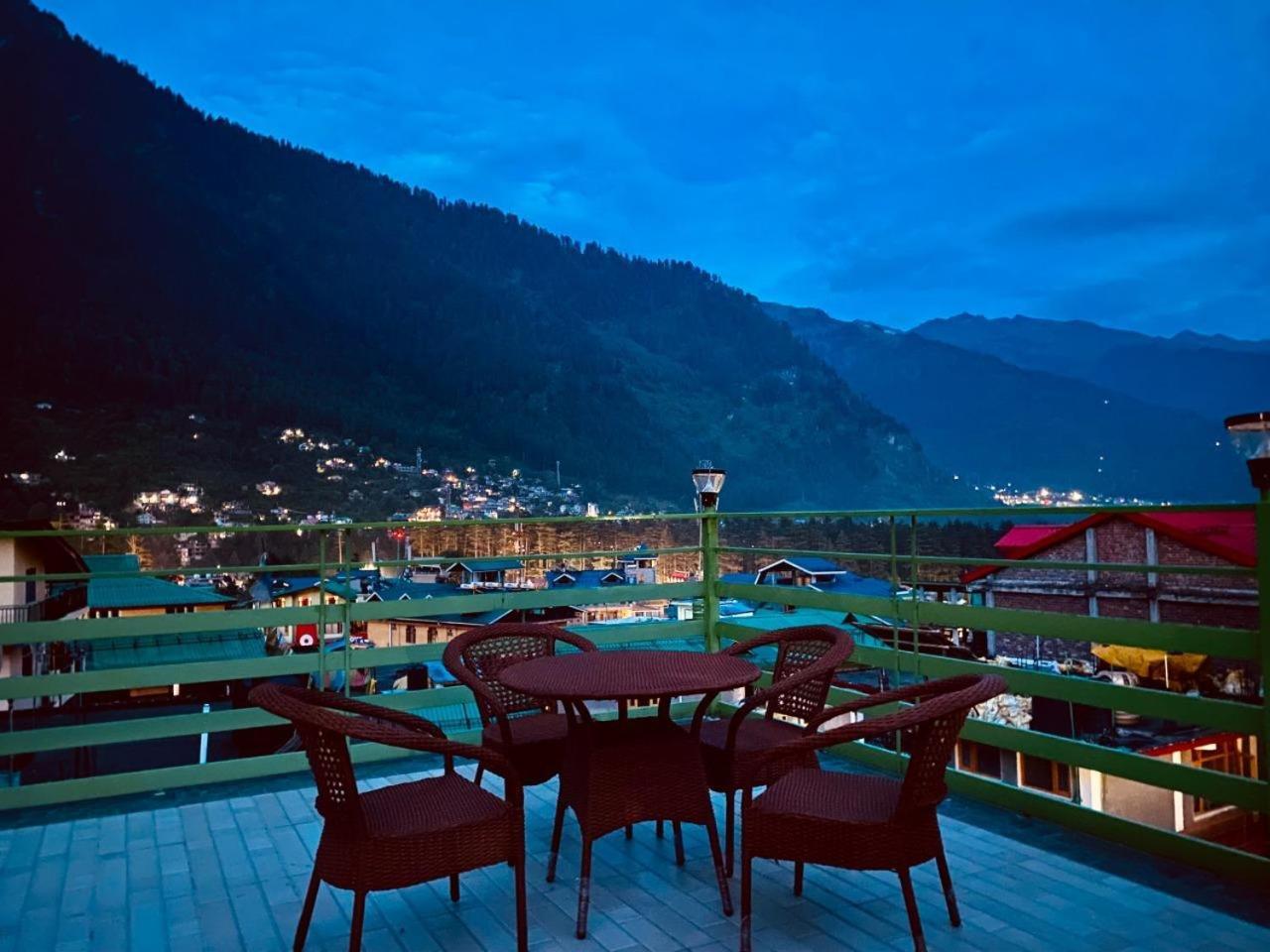 Tata Vista Resort Mall Road Manali - Centrally Heated & Air Cooled מראה חיצוני תמונה